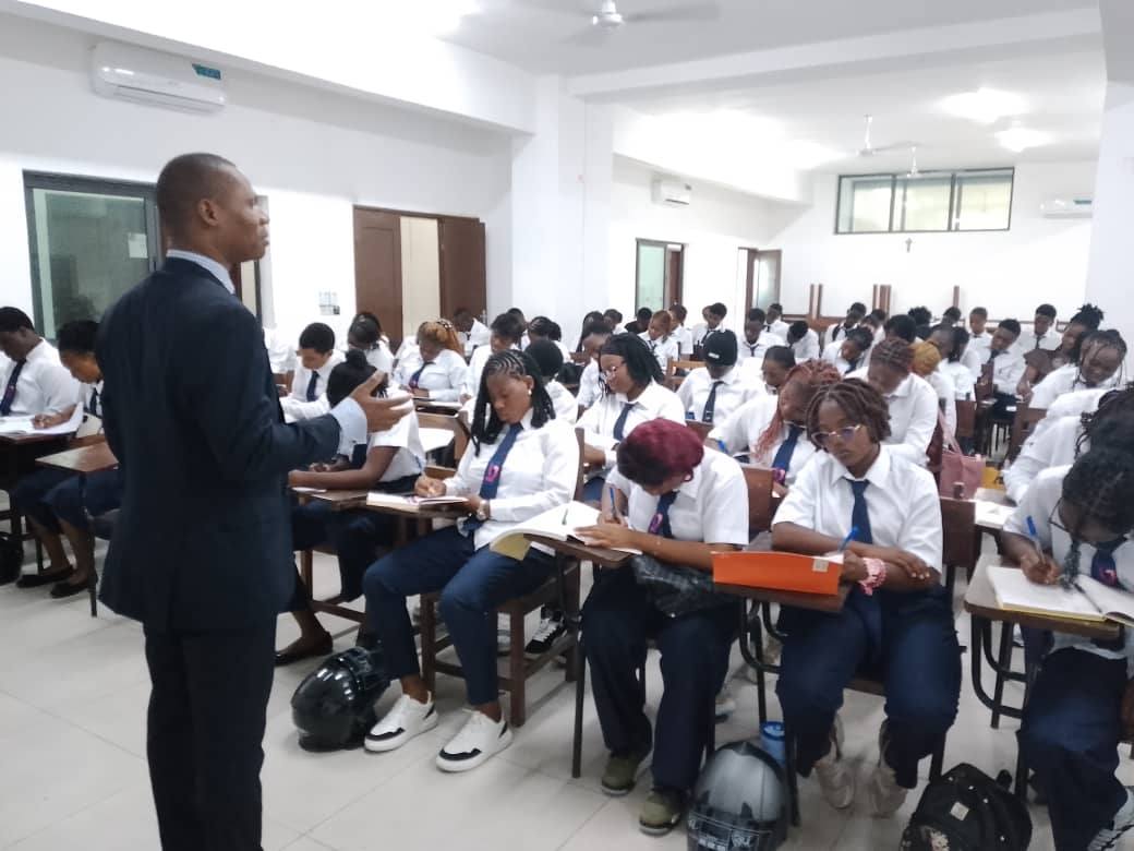 𝗨𝗖𝗔𝗢 𝗖𝗢𝗧𝗢𝗡𝗢𝗨 : 𝗥𝗲𝗻𝘁𝗿𝗲́𝗲 𝗱𝗲𝘀 𝗲́𝘁𝘂𝗱𝗶𝗮𝗻𝘁𝘀 𝗲𝗻 𝗟𝗶𝗰𝗲𝗻𝗰𝗲 𝟭